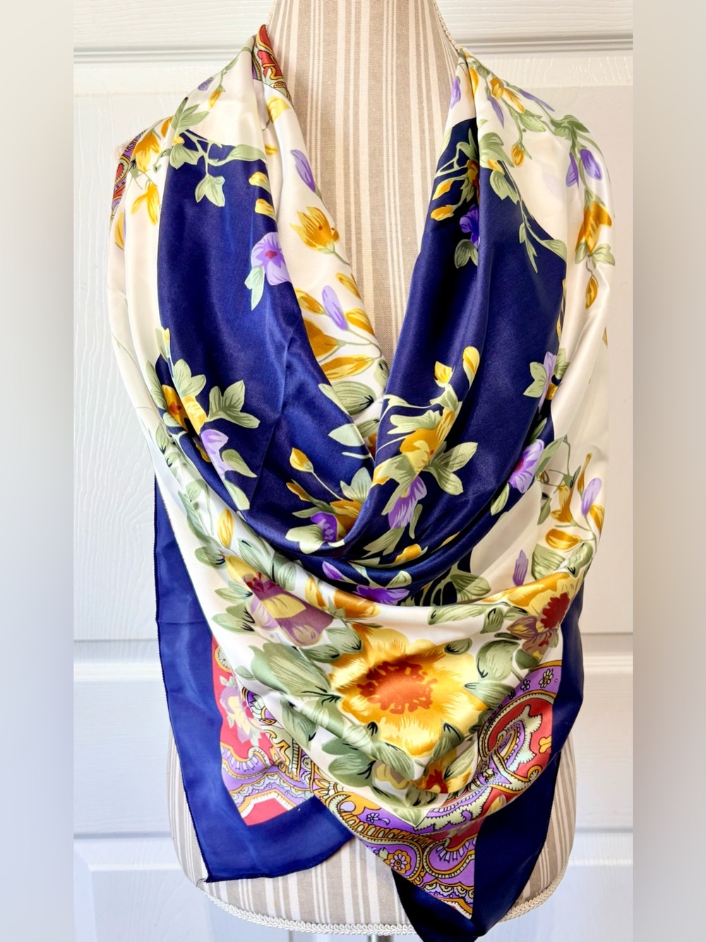 *NEW* Huge 100% Silk Floral Scarf 45”x45”